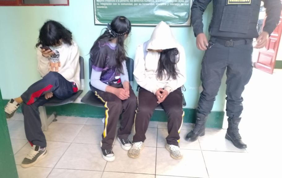 HALLAN A TRES ESCOLARES EN ESTADO DE EBRIEDAD EN ANTAHUAYCCO JUNTO A ADULTOS; FUERON CONDUCIDAS A LA COMISARÍA DE SAN JERÓNIMO